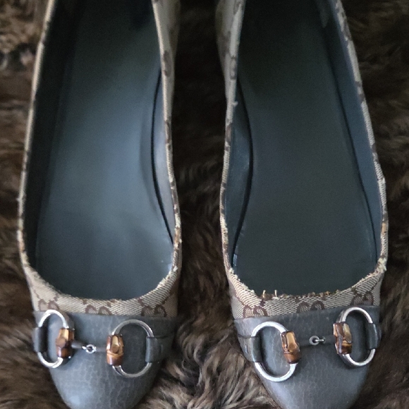 Gucci Gray and Silver Women's Flats - Picture 8 of 8
